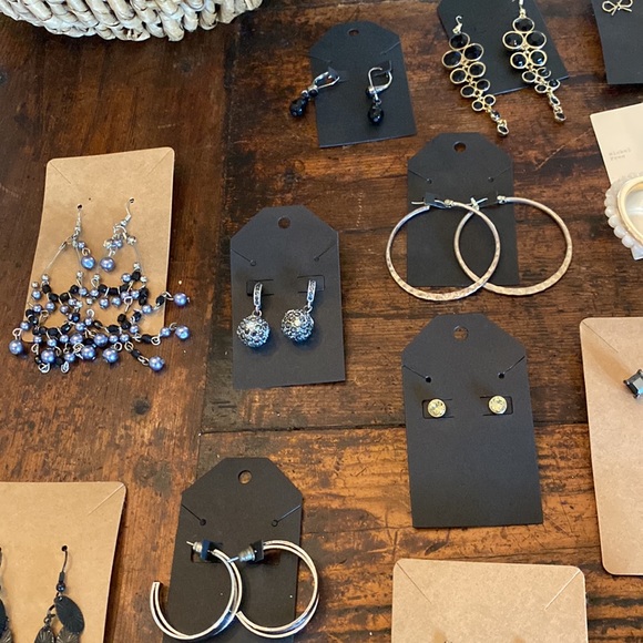 EARRINGS - 60 Pairs - Picture 14 of 17